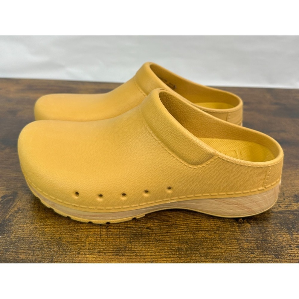 Dansko Kane Molded Comfort Yellow Clogs Women's Size 37 US 7 Comfort Nurse Shoes